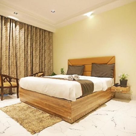 Hotel Royal Paradise By Kdson New Delhi Luaran gambar