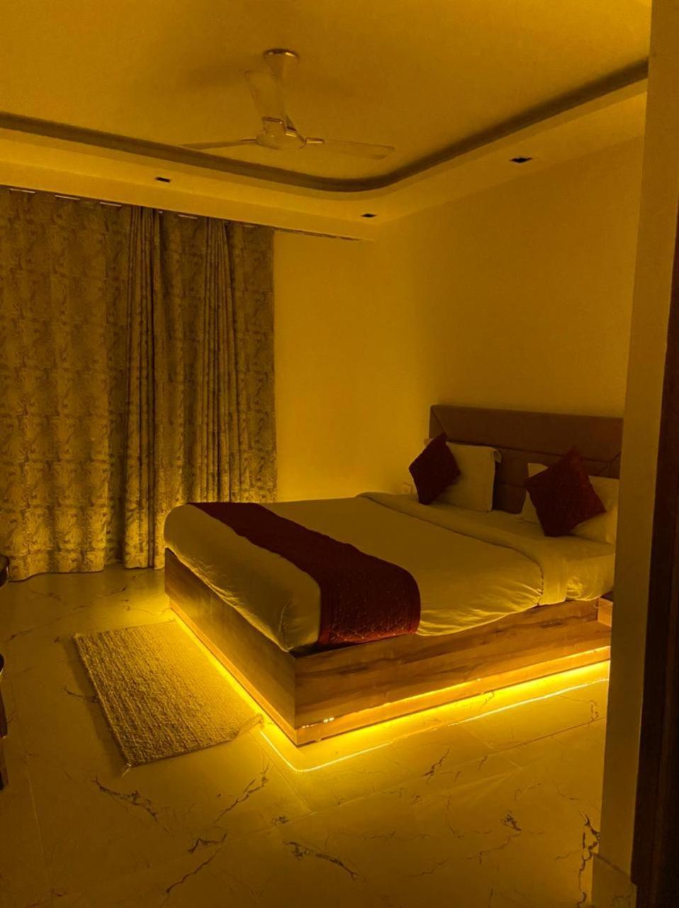 Hotel Royal Paradise By Kdson New Delhi Luaran gambar