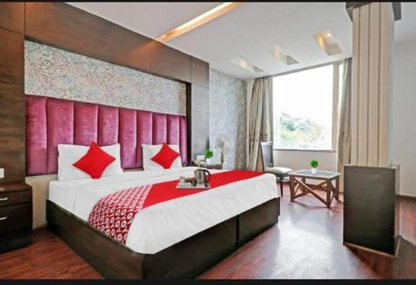 Hotel Royal Paradise By Kdson New Delhi Luaran gambar
