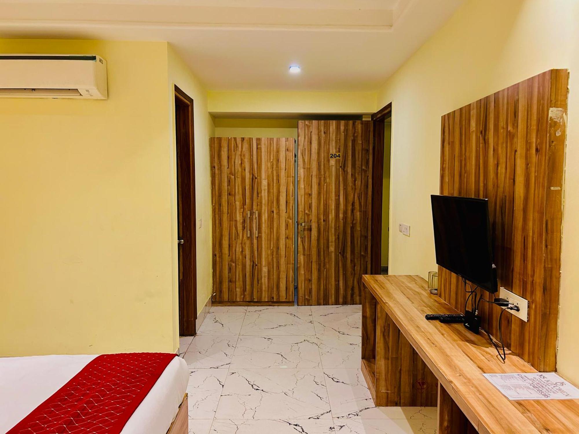 Hotel Royal Paradise By Kdson New Delhi Luaran gambar