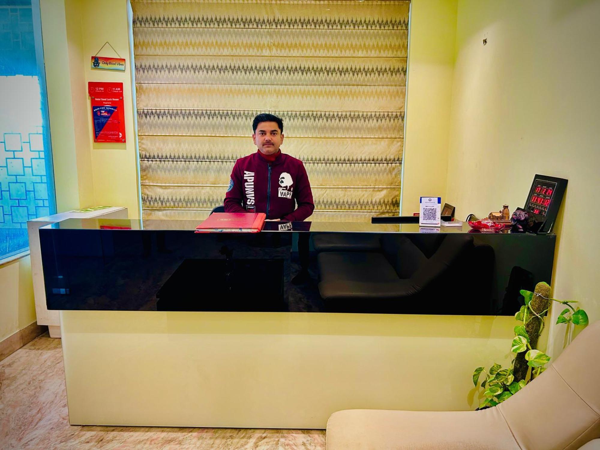Hotel Royal Paradise By Kdson New Delhi Luaran gambar