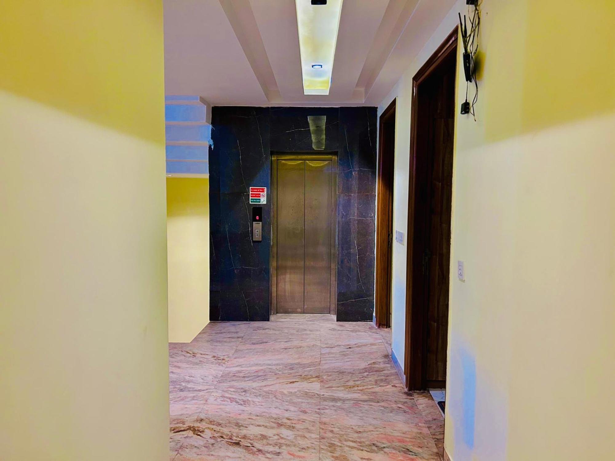 Hotel Royal Paradise By Kdson New Delhi Luaran gambar