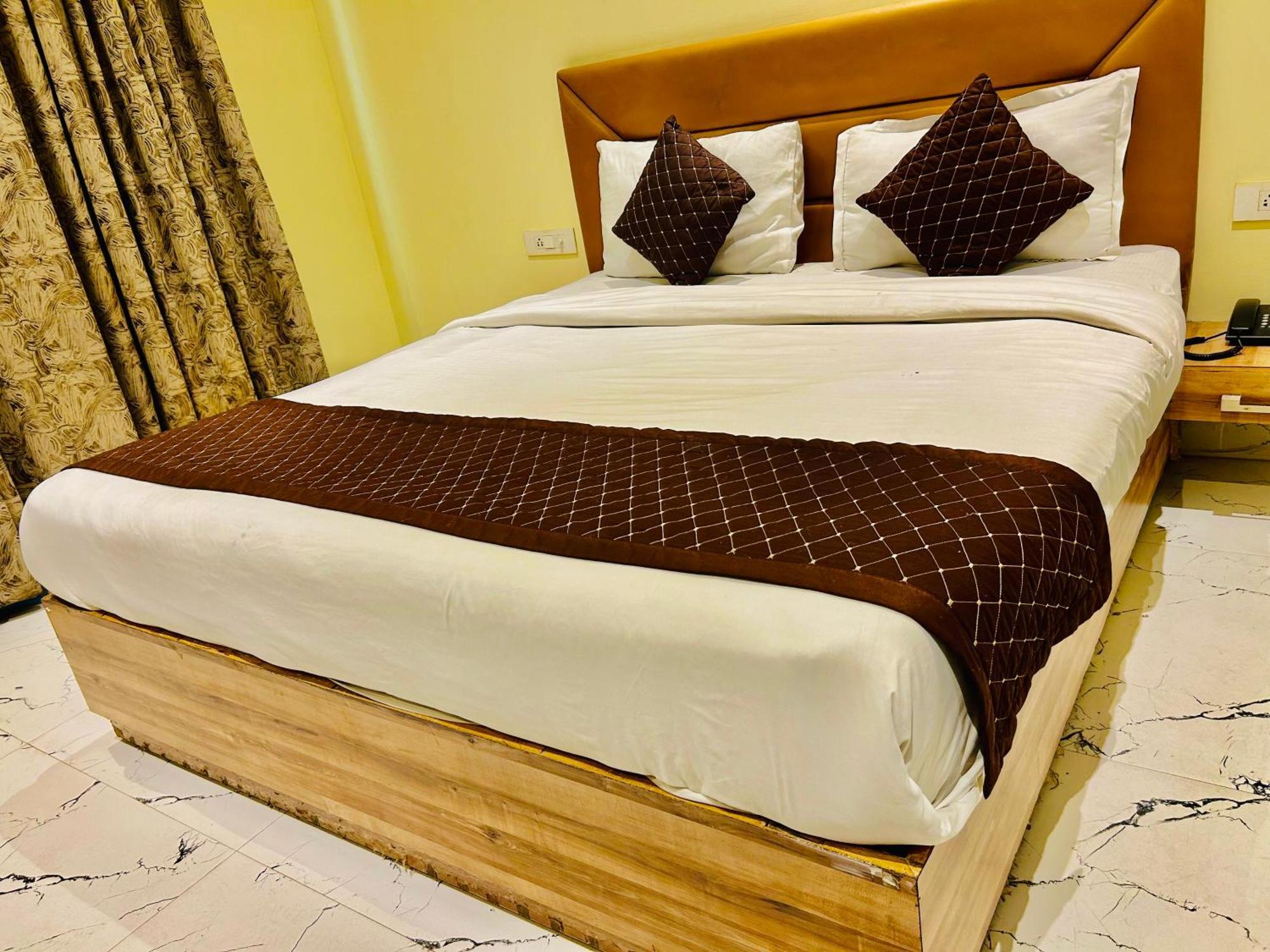 Hotel Royal Paradise By Kdson New Delhi Luaran gambar